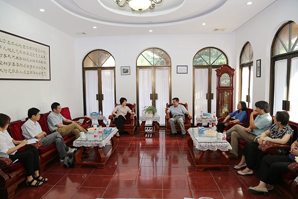 丹桂飘香满华东,节日慰问暖人心 丹桂飘香满华东,节日慰问暖人心